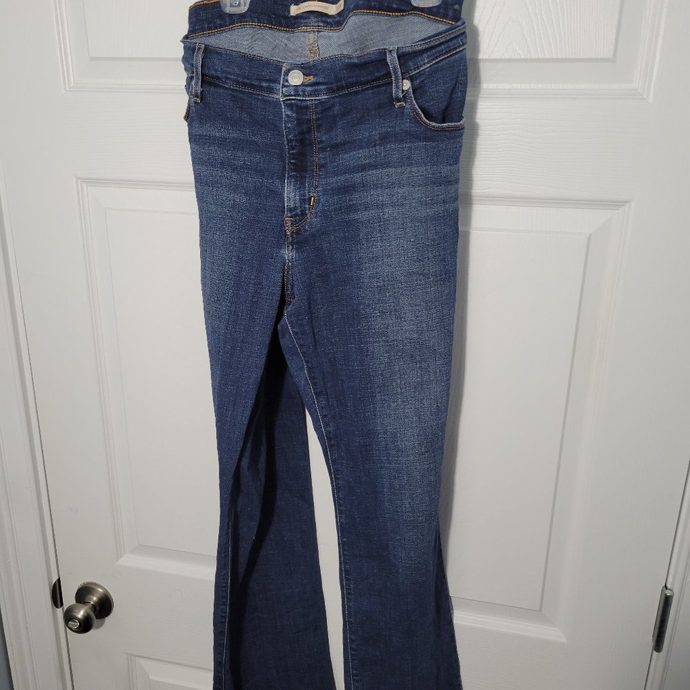 Levi's 414 Classic Straight Jeans